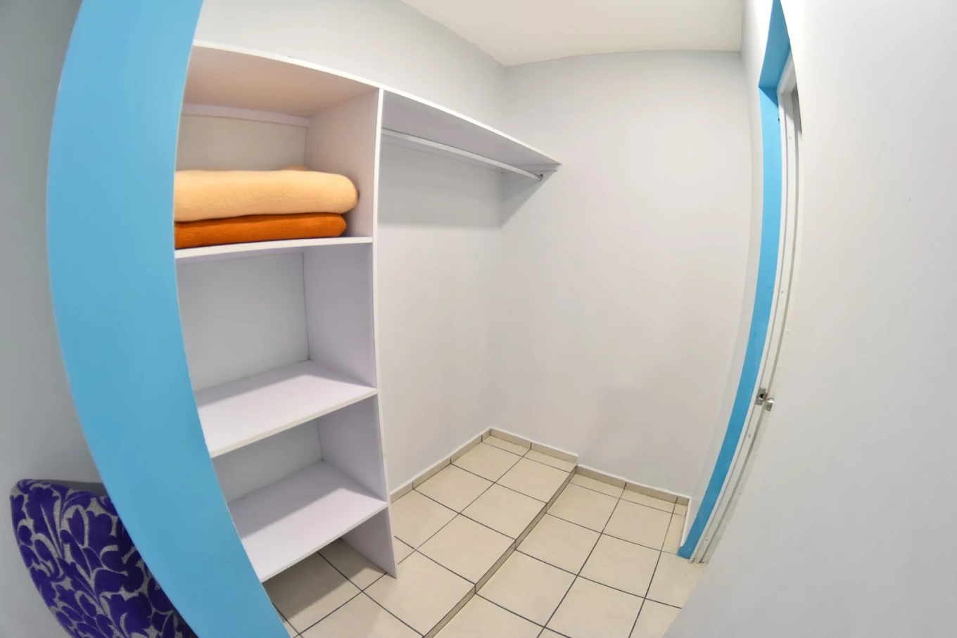 Habitación King ejecutiva equipada con aire acondicionado y Wi-Fi en Hotel Expo Guadalajara